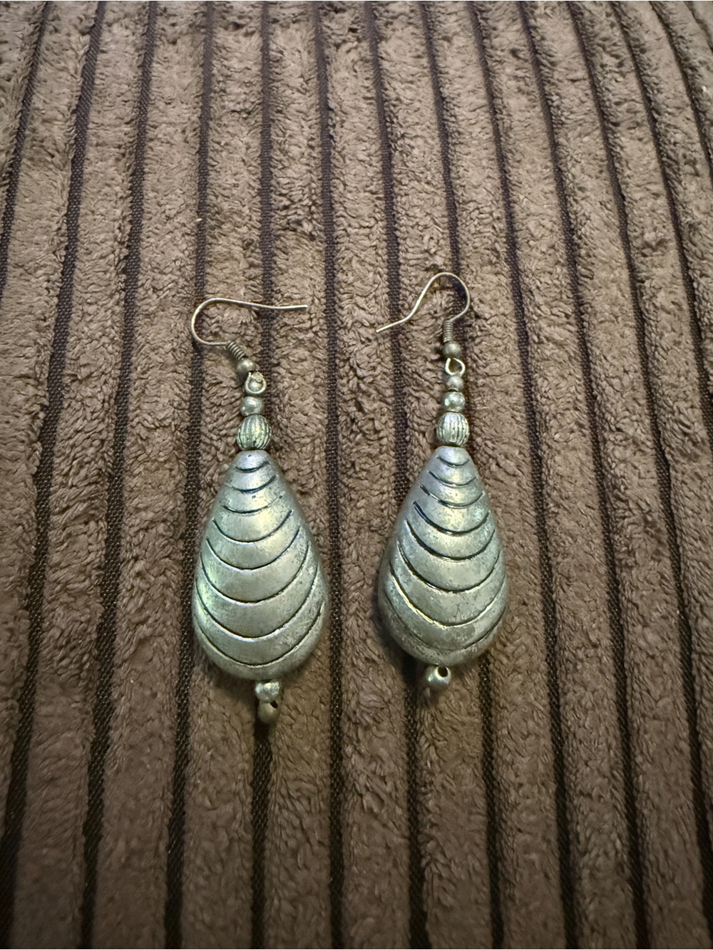Vintage-Inspired Silver tone Teardrop Dangle Earrings - Morocco